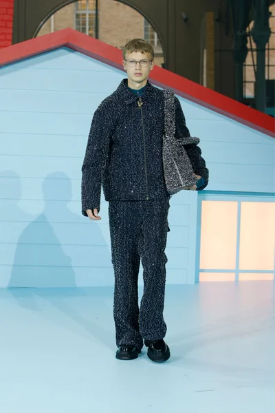 Look 33